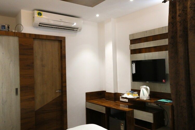 Rashmi Guest House (A Place On River) Premium Deluxe Room 26