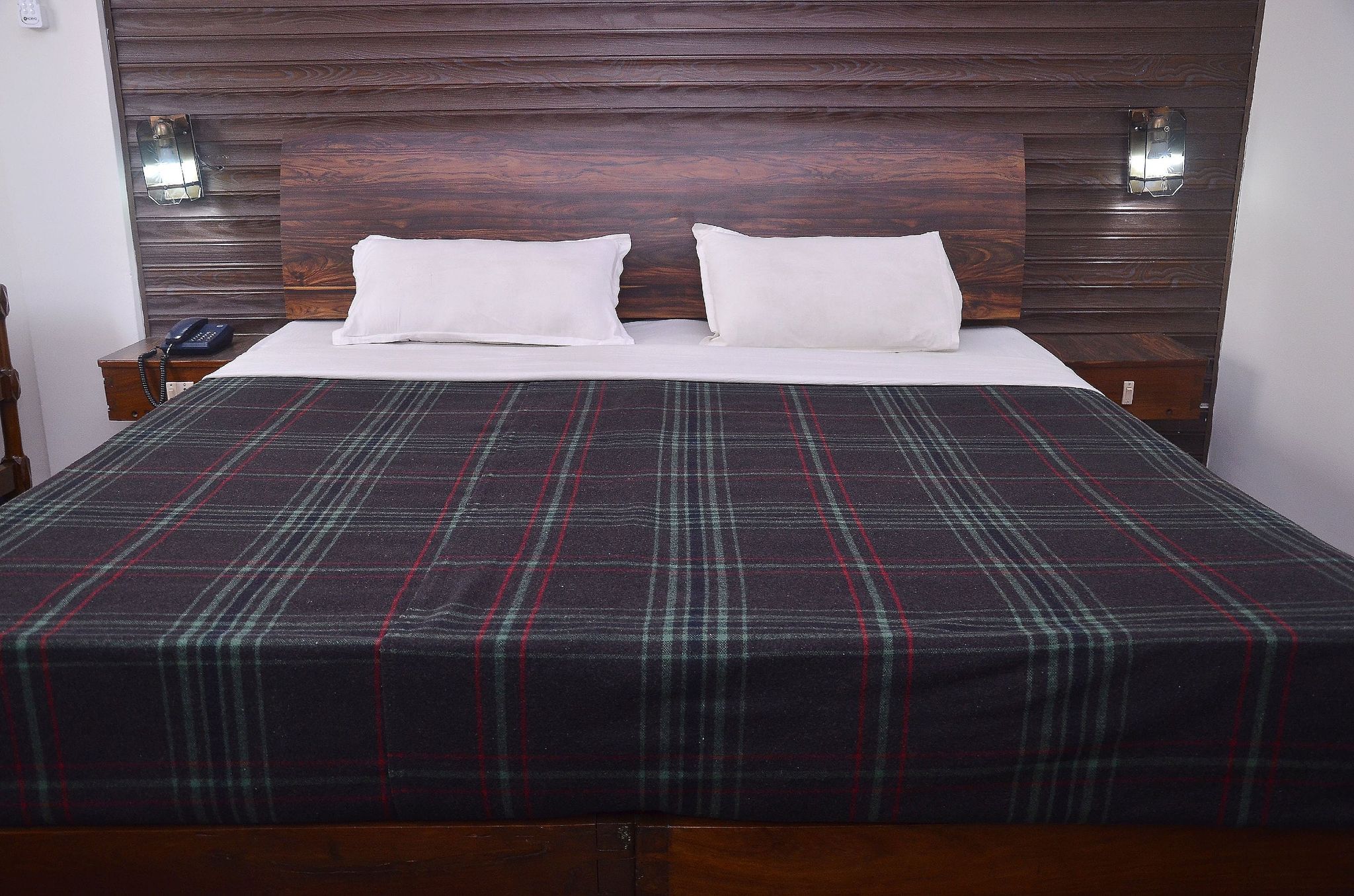 Gautam Hotel Deluxe Room 3