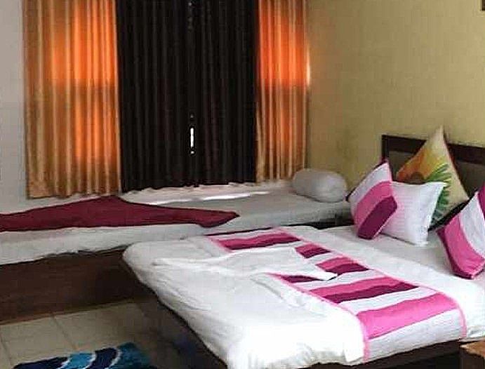 Hotel Aditya Deluxe Room 5