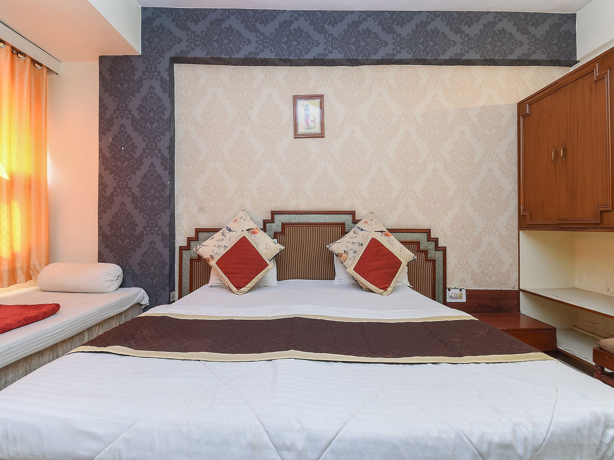 Hotel Aditya Deluxe Room 4