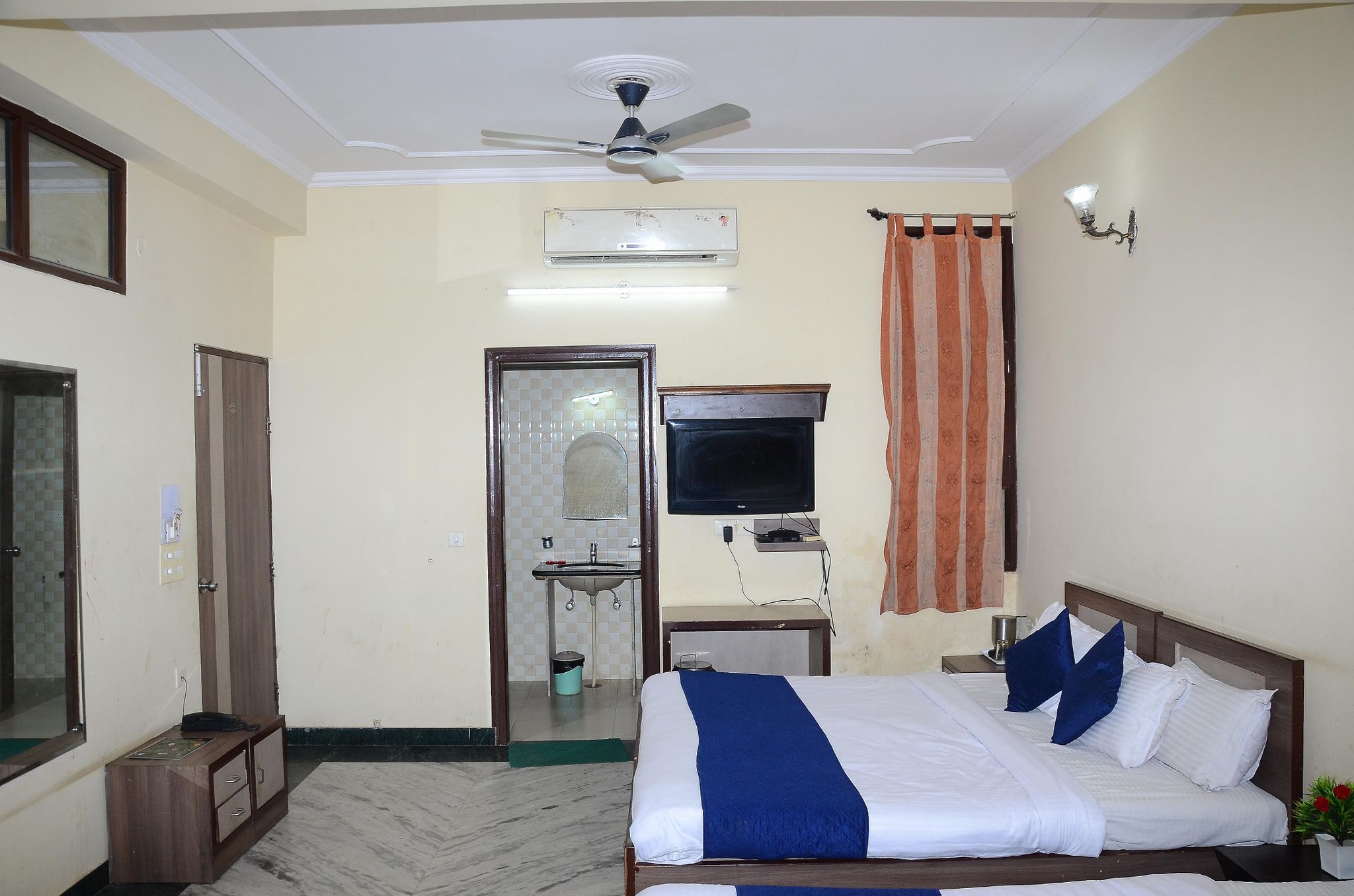 Hotel Siddharth Residency