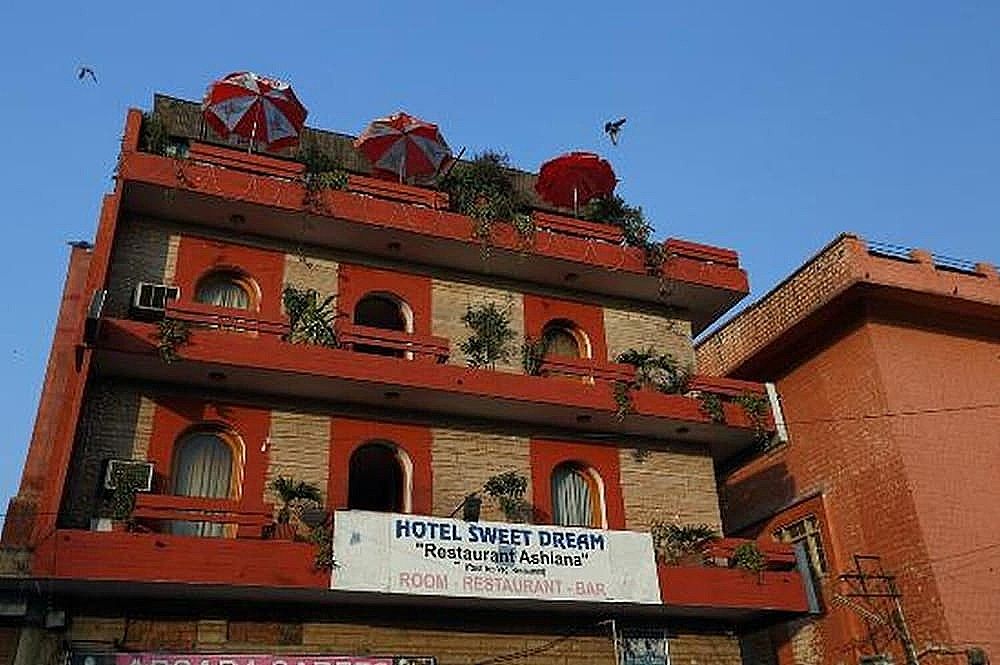 undefined Sweet Dream Hotel 8
