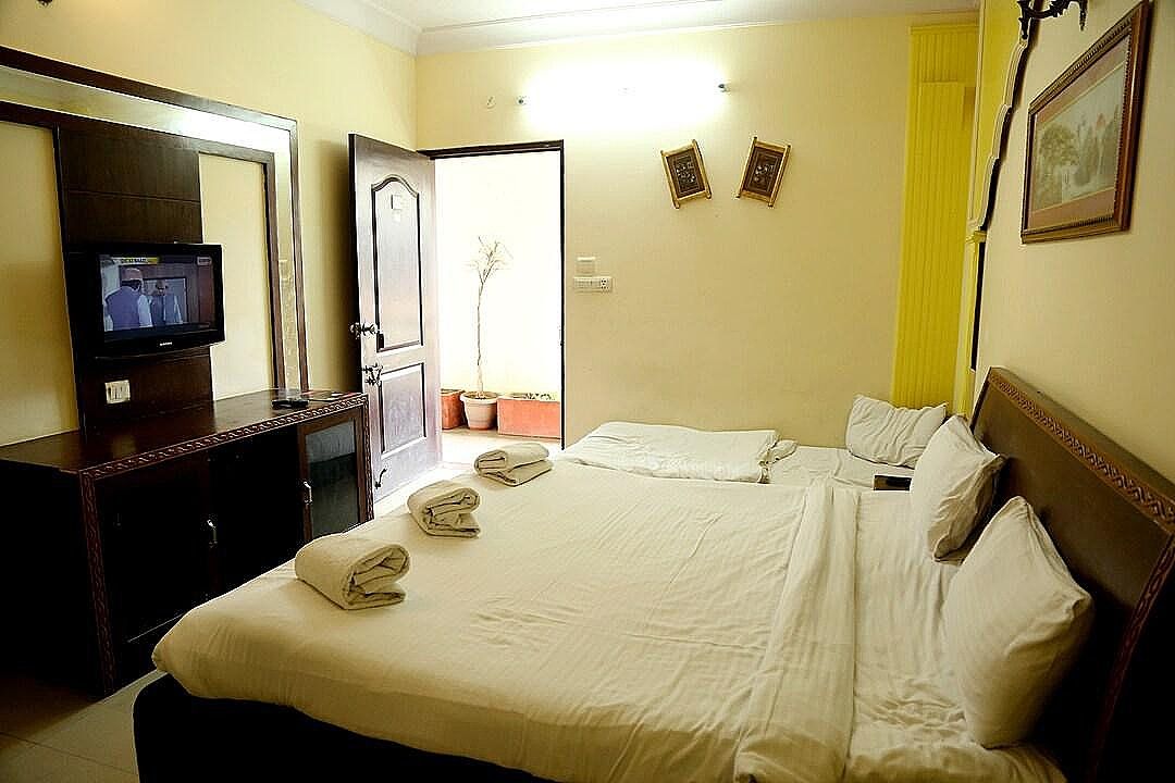 Roshan Haveli Resort Deluxe Room 3