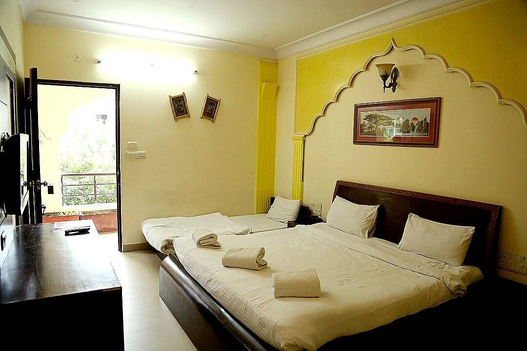 Roshan Haveli Resort Deluxe Room 2