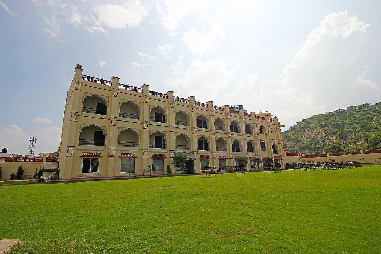 undefined Roshan Haveli Resort 9