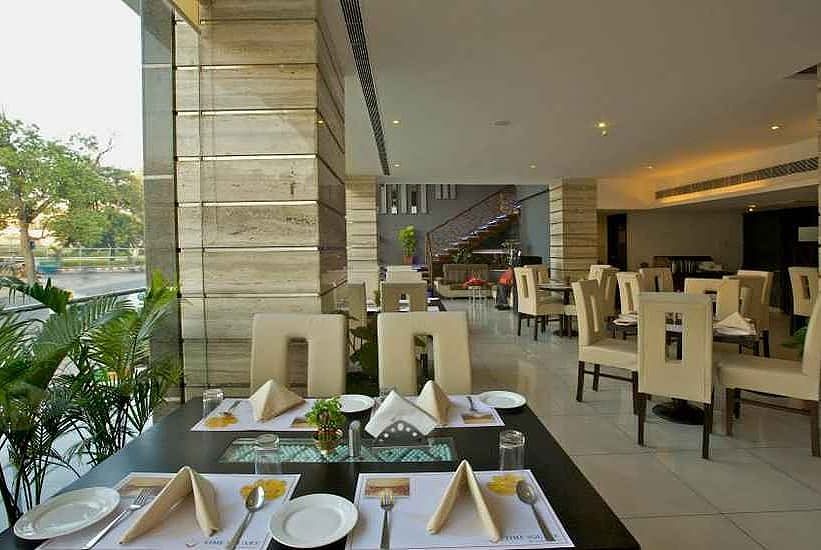 Food & Dining