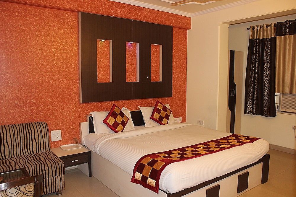 Hotel Muskan Palace Deluxe Room 17