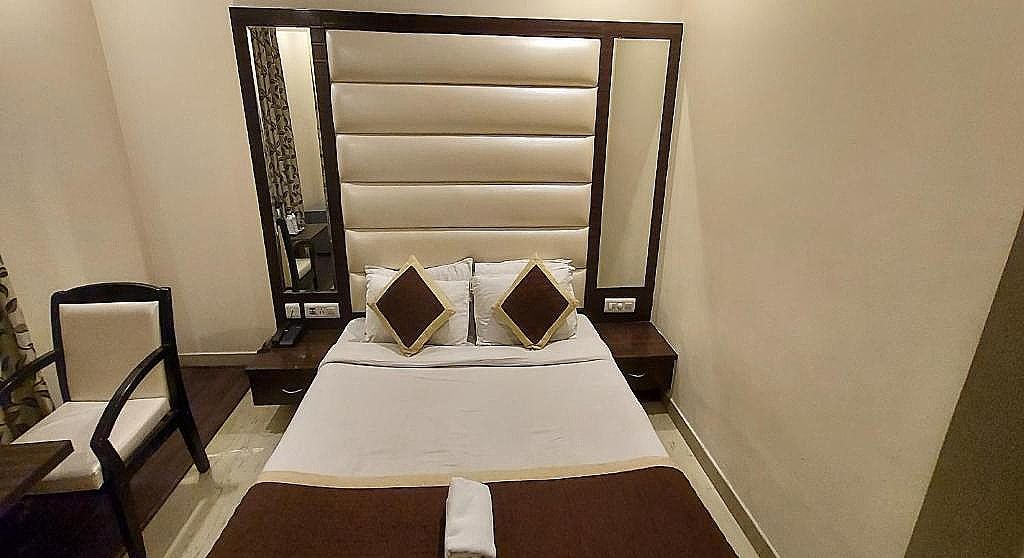 Hotel Goyal Palace Deluxe AC Room 3