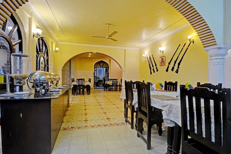 Food & Dining