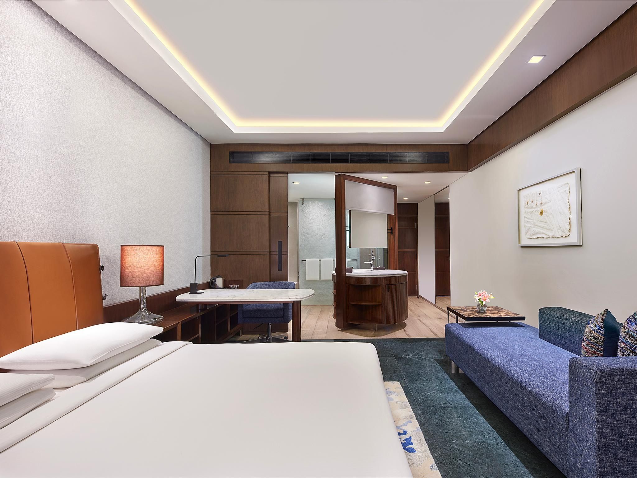 King Club With Pool View