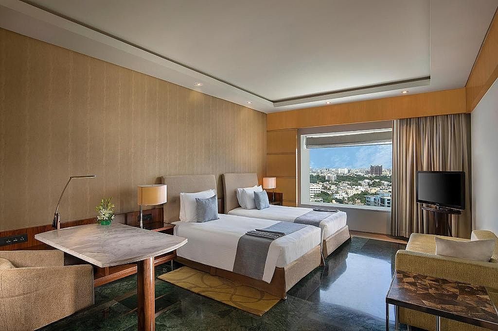 Twin Club With Pool View