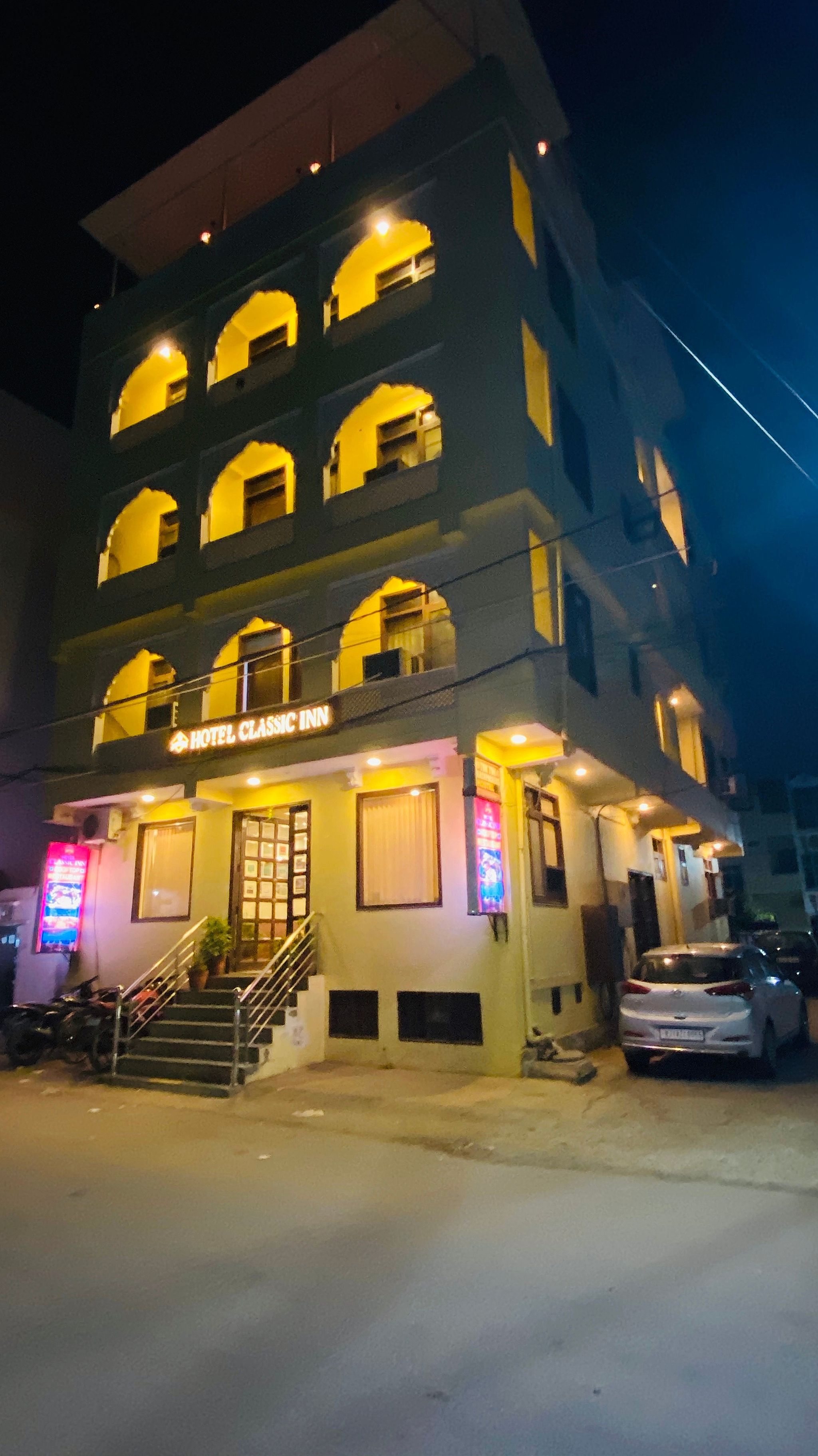 undefined Hotel Classic Inn 8
