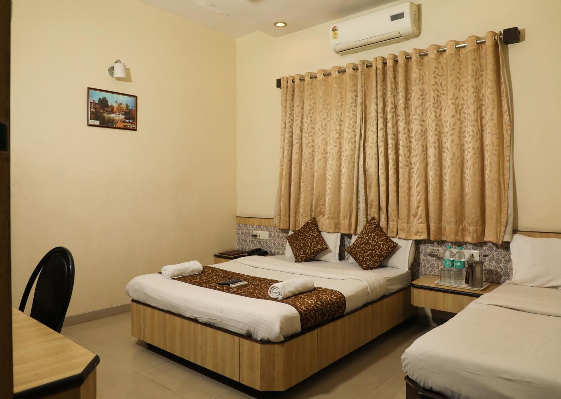 Deluxe Family Room