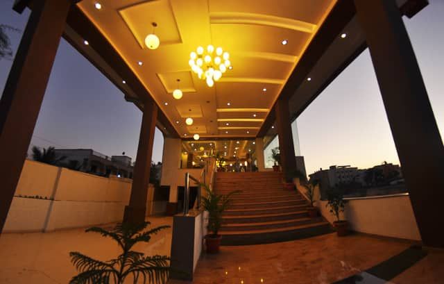 undefined Hotel Sai Grand Castle Inn 9