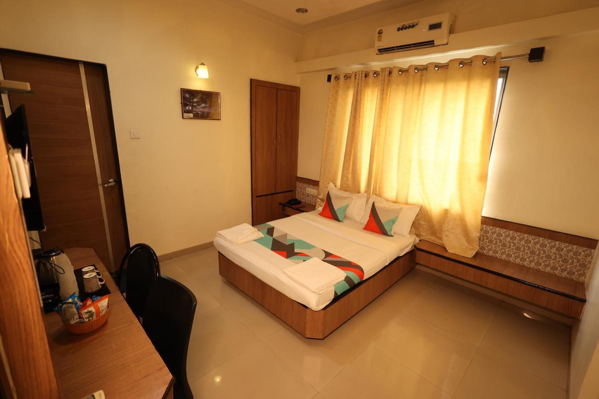 Deluxe Double Room - Non AC