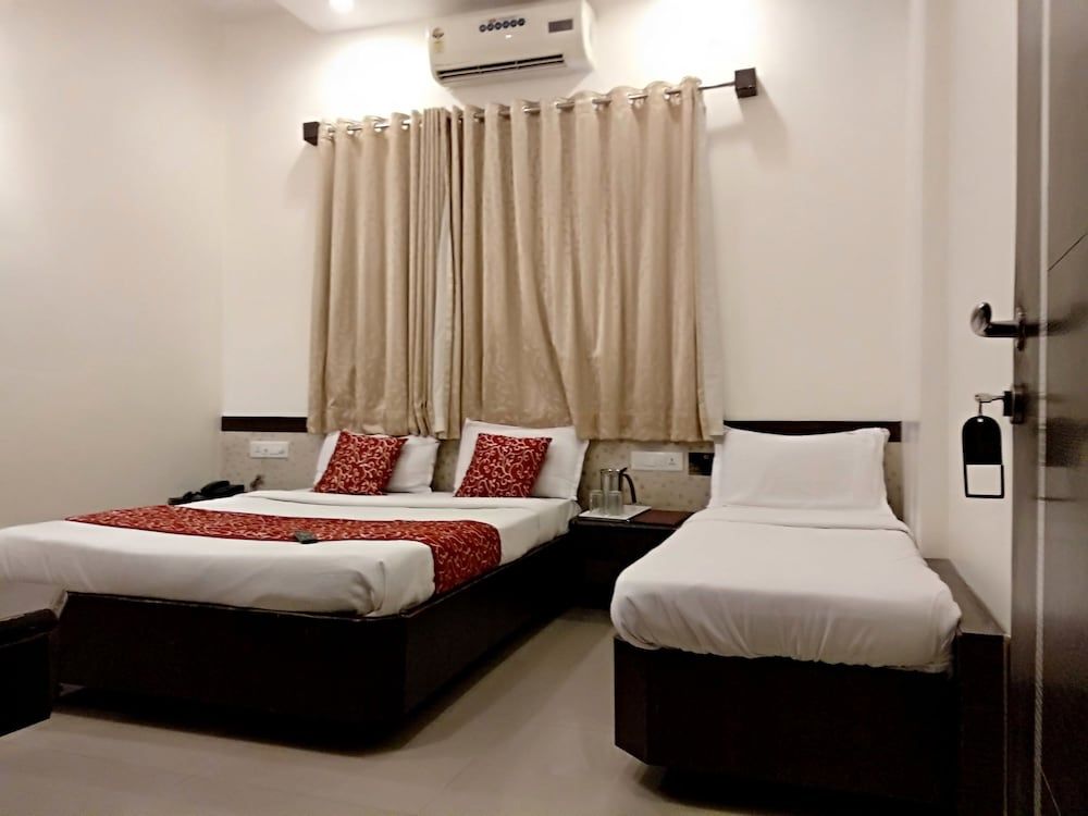 Hotel Sai Grand Castle Inn Standard Triple Room, 1 Bedroom 6