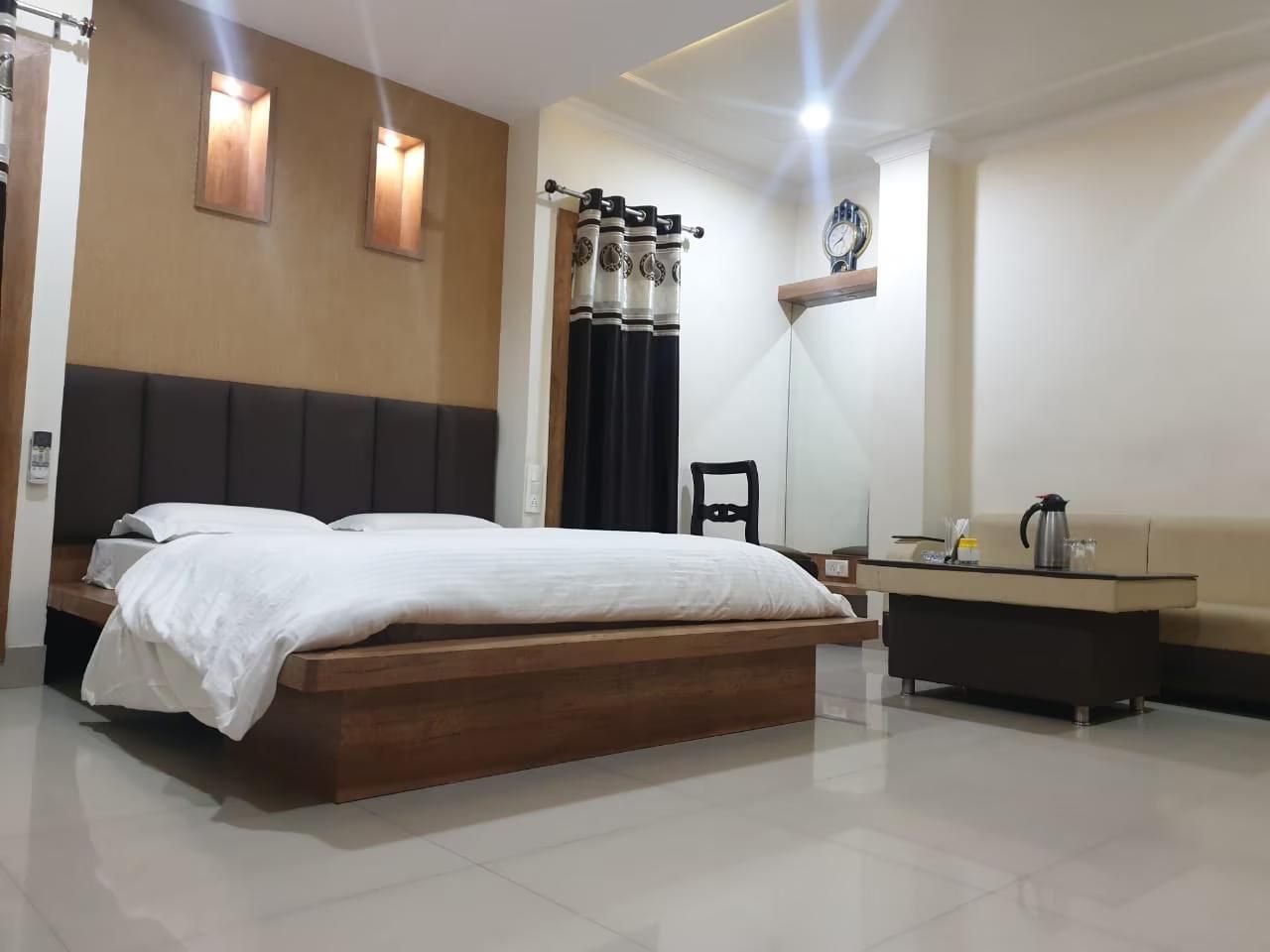 Executive Room and Honeymoon Suite