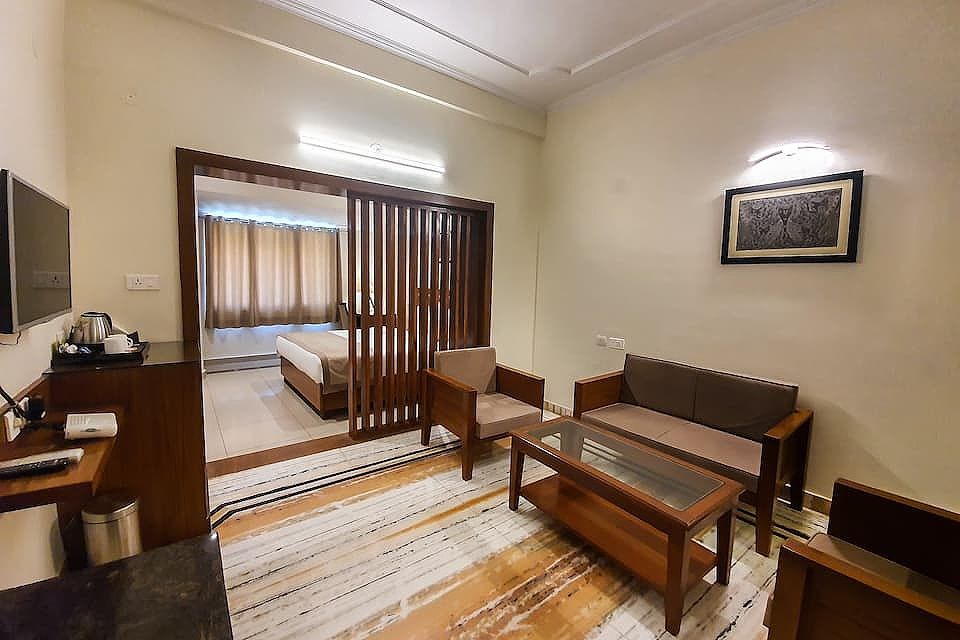 Hotel LP Residency Club Room 11