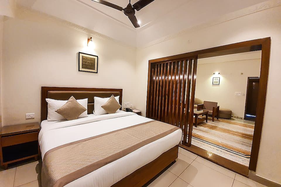 Hotel LP Residency Club Room 4