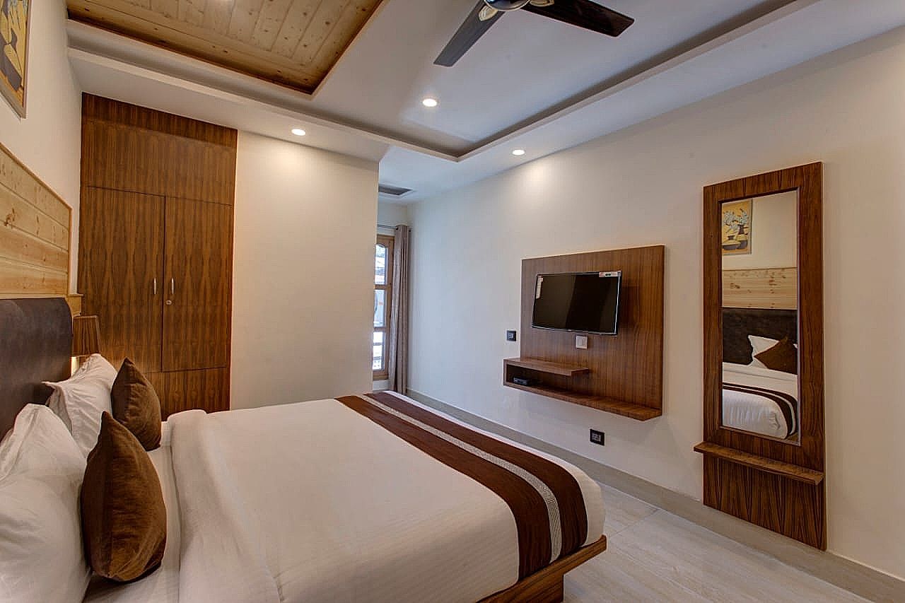 Deluxe / Superior Room