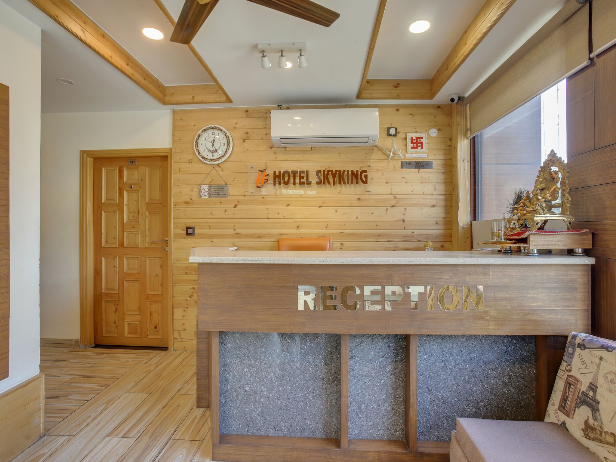 undefined Hotel Skyking 3