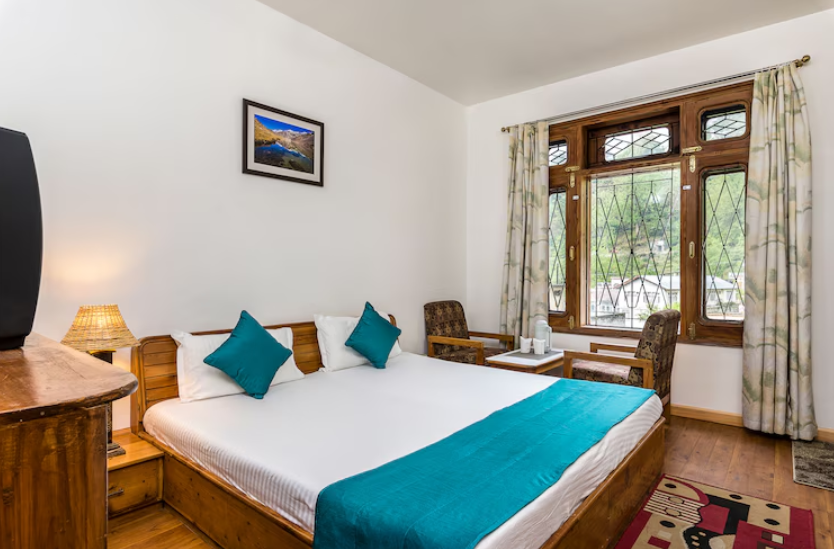 Hotel Kullu Valley - A River Facing Boutique Hotel Deluxe Room With Bathtub