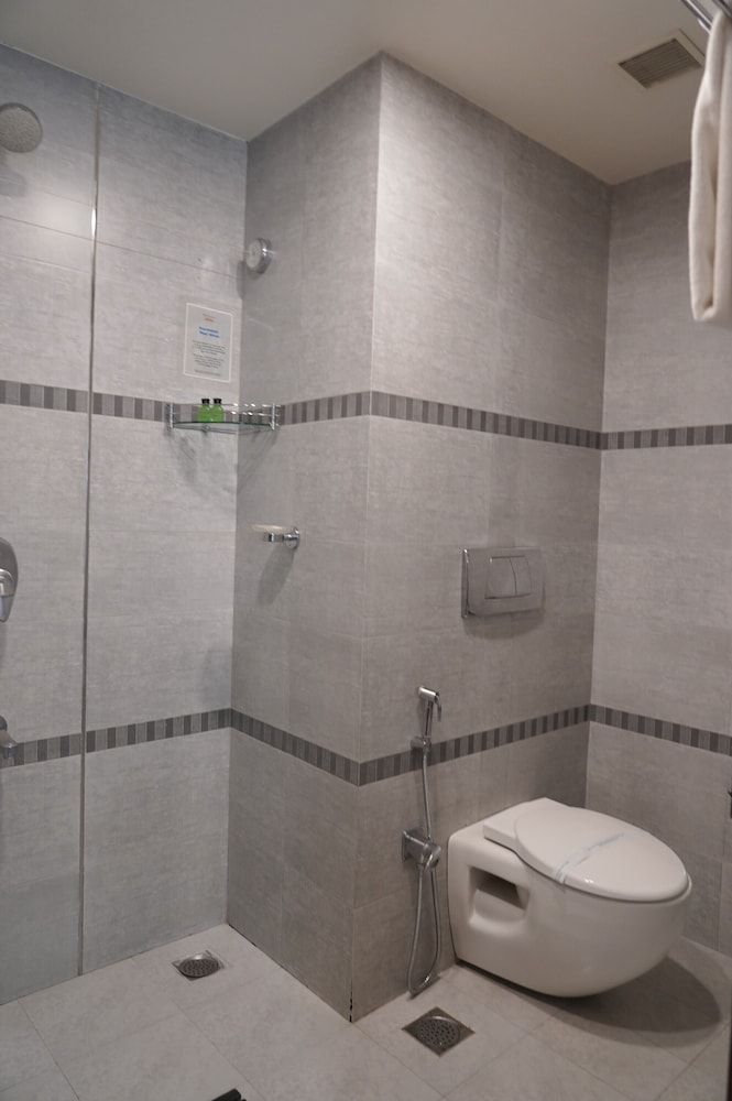 Hotel Devaragam Deluxe Double Room 3