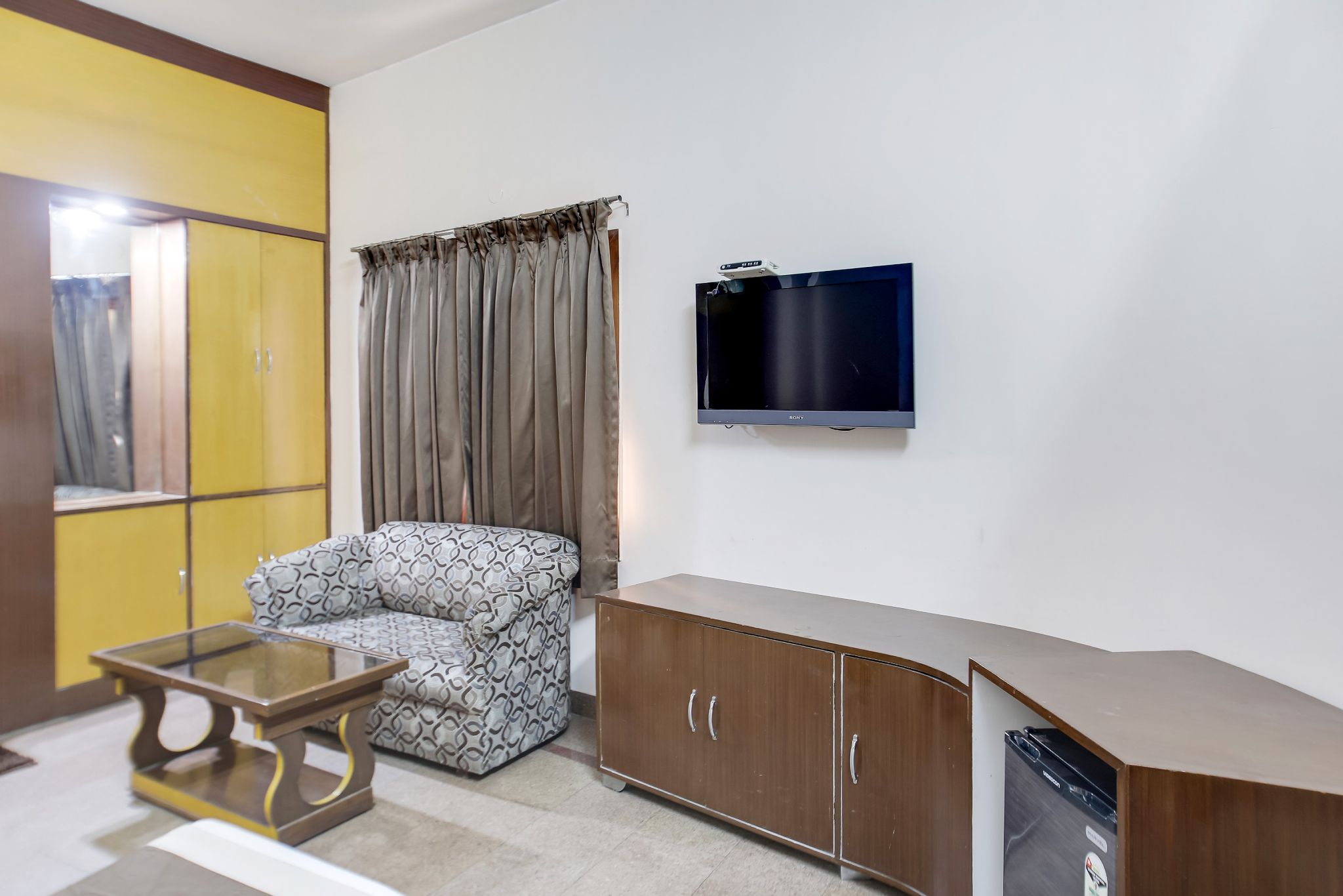 Hotel Dolphin Deluxe Room 4