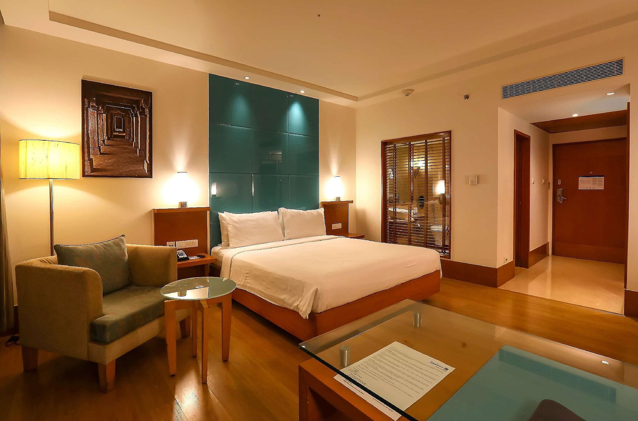 Radisson Blu Hotel Chennai City Centre Standard Room 4