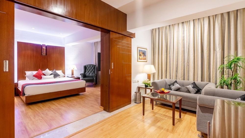 undefined SFO Hotel & Suites 5