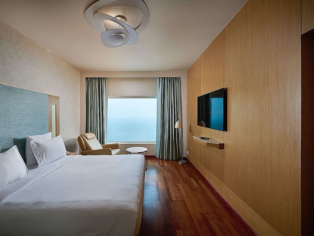 Superior Room 1 King Bed