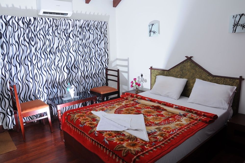 Cosy Houseboat Deluxe Double or Twin Room, 1 Double Bed, Accessible, Lake View