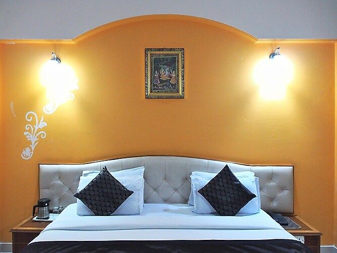 Hotel Madhuvan AC Deluxe Room