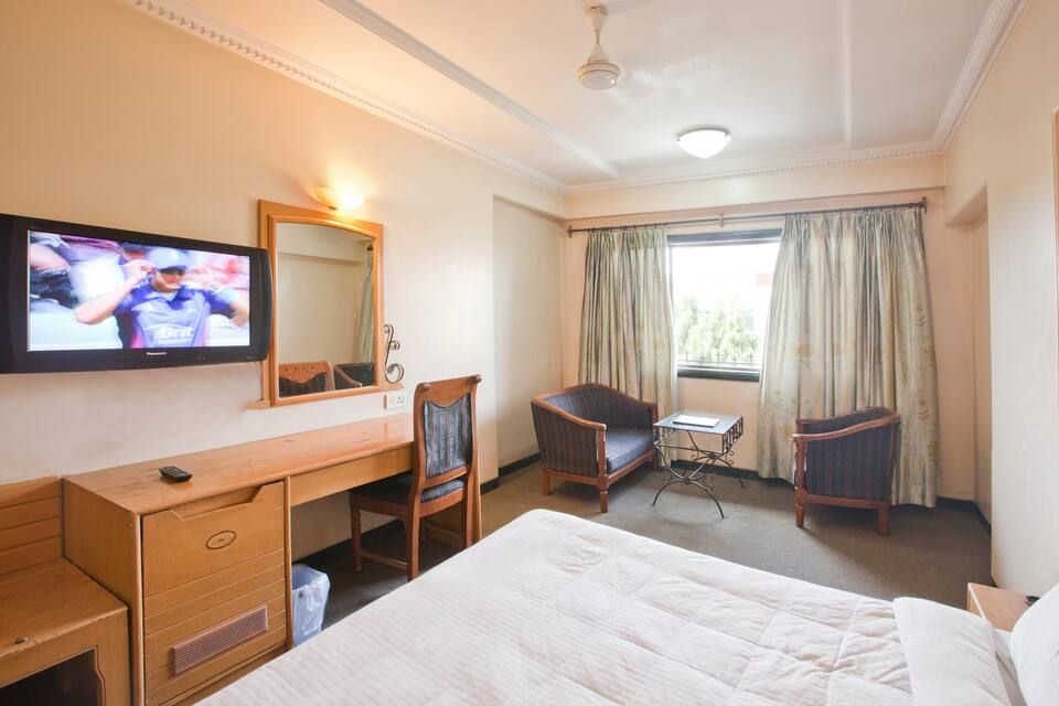 Brijwasi Royal AC Deluxe Room 3