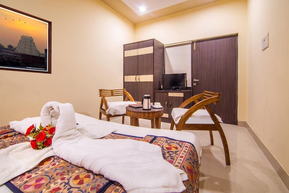 Mini Deluxe Room