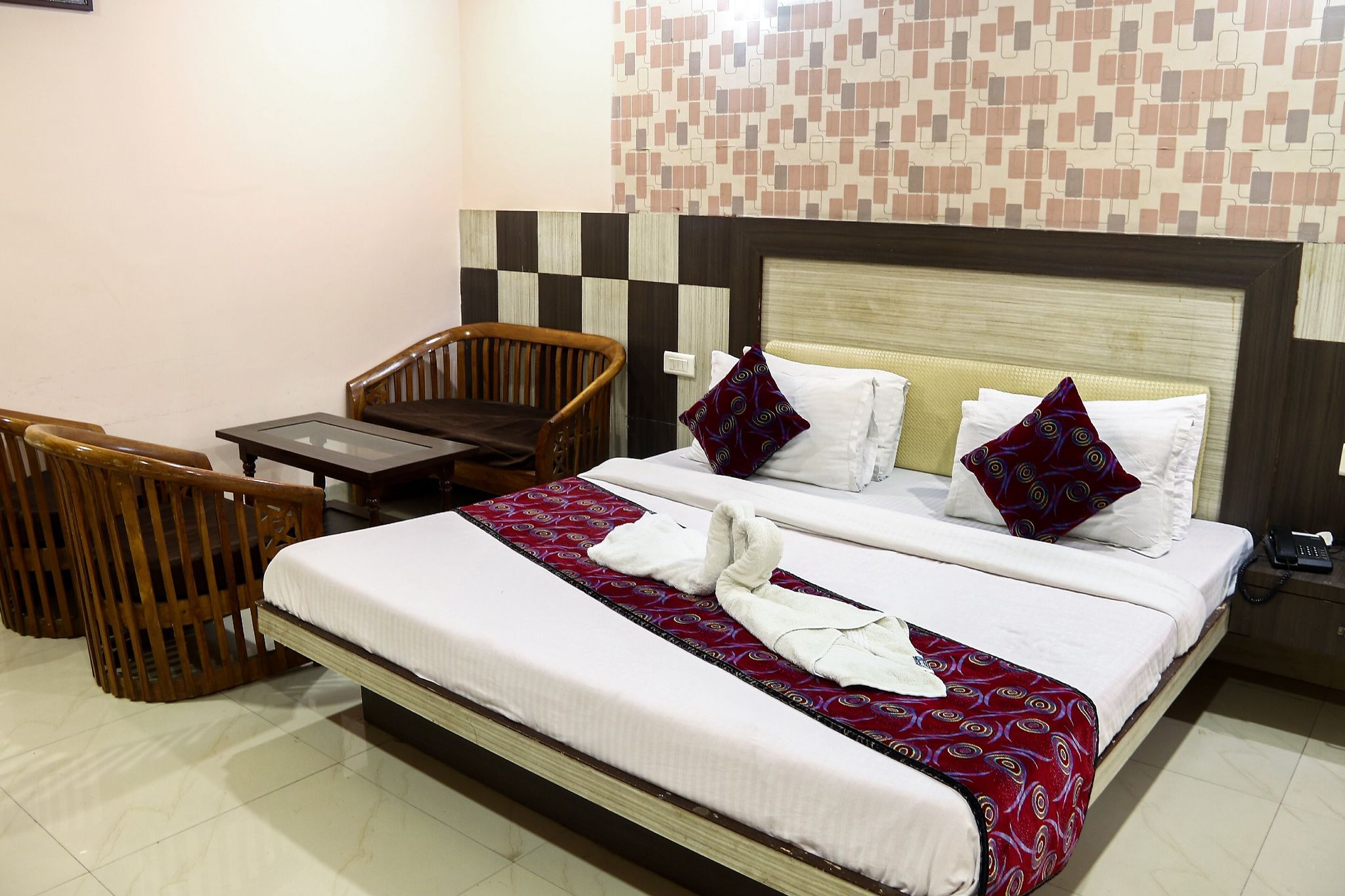 Hotel Ganpati Palace Deluxe Double Room 3