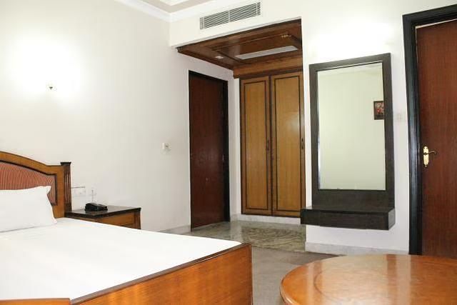 Hotel Duke Palace, Mathura Deluxe Room 4