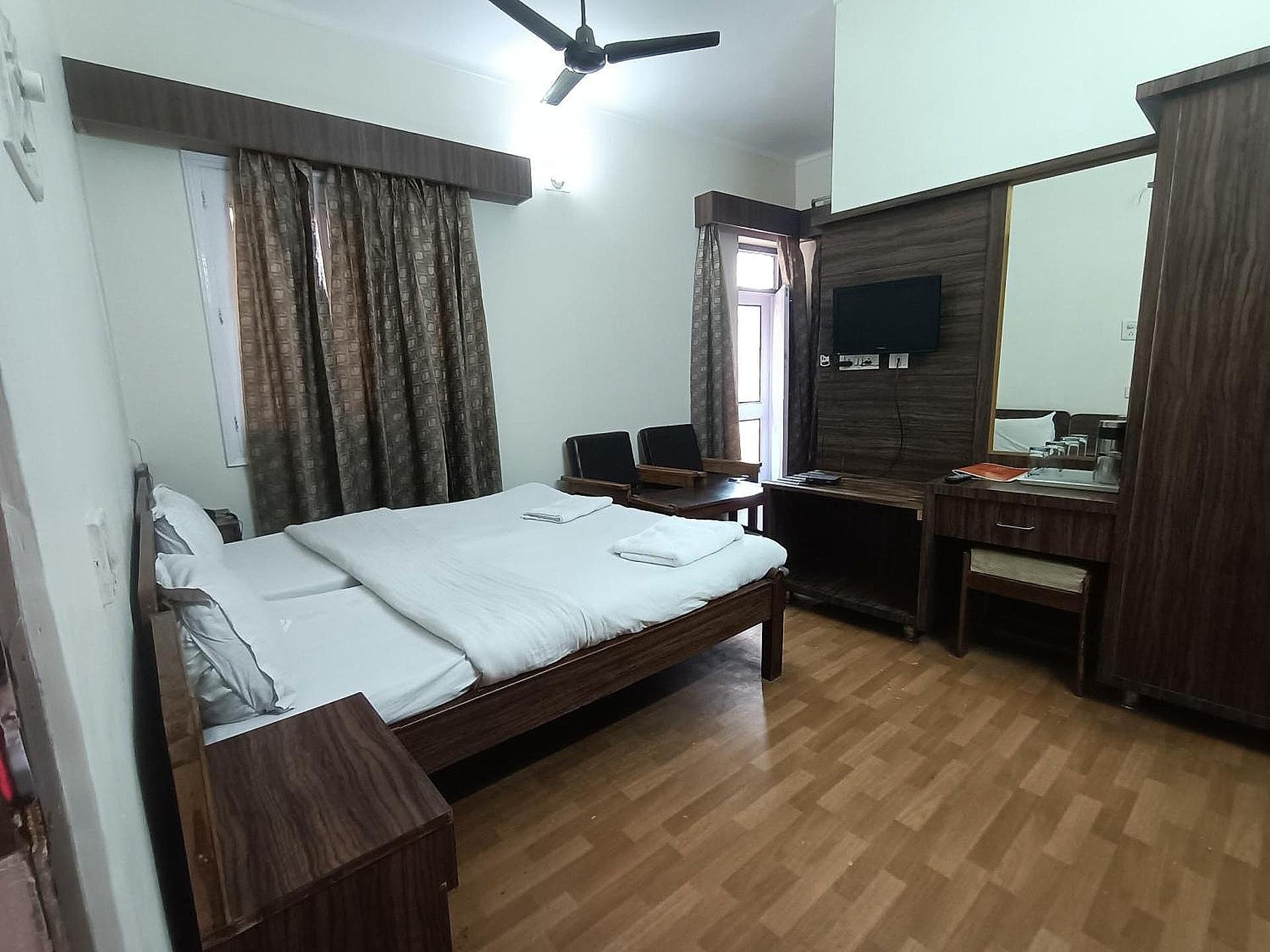 Hotel Midtown Standard Non AC Room 8