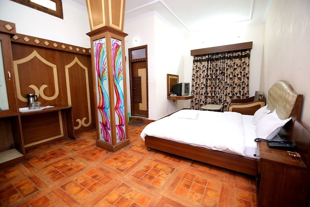 Hotel Midtown Standard Non AC Room 11