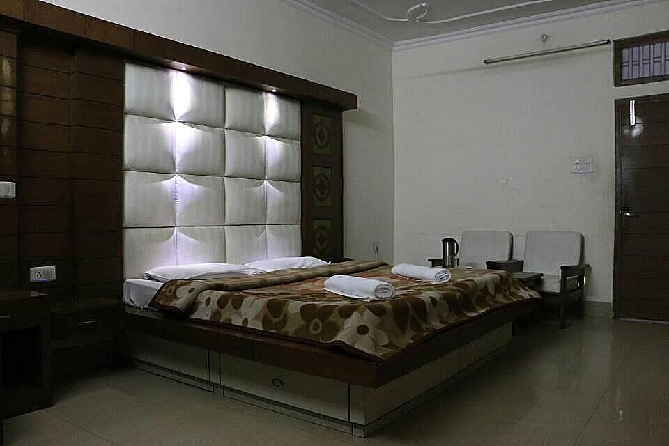 Hotel Midtown Standard Non AC Room 4