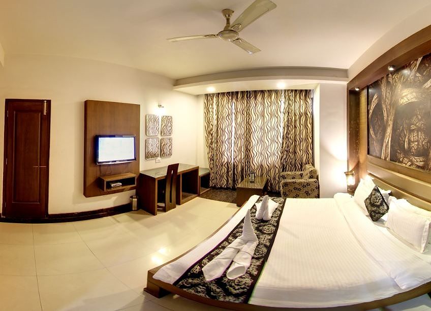 Hotel Namaskar Residency Imperial King Room 6