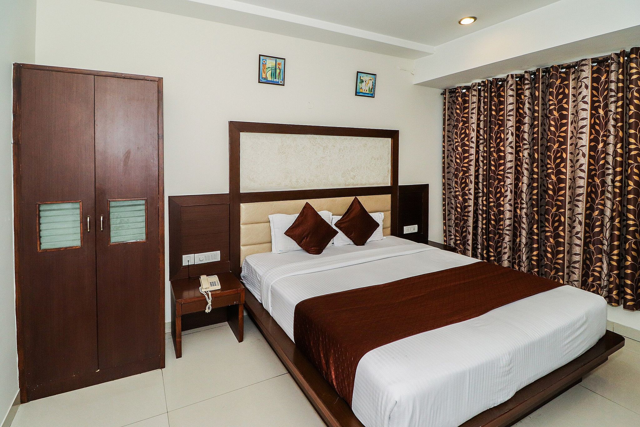 Hotel Orbit 34 Deluxe Room 2