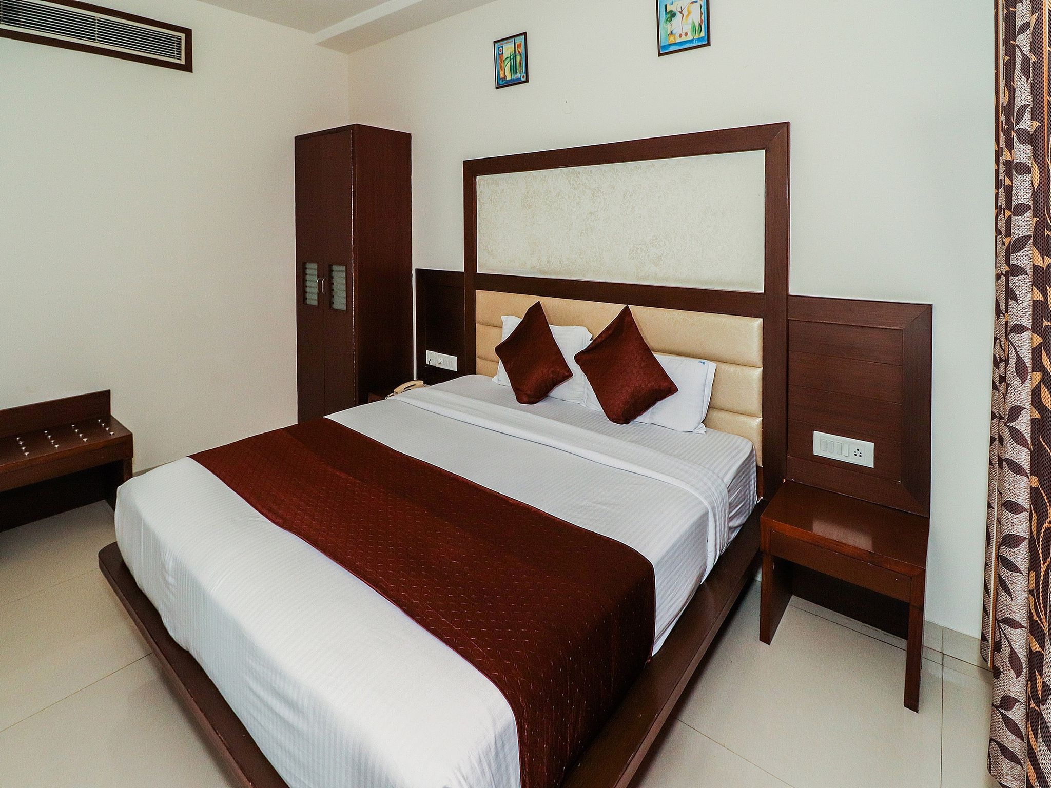 Hotel Orbit 34 Deluxe Room