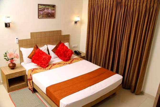 Royal Riviera Deluxe Room 3