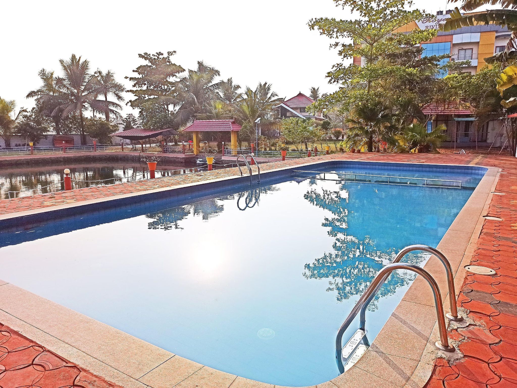undefined Royal Riviera 5