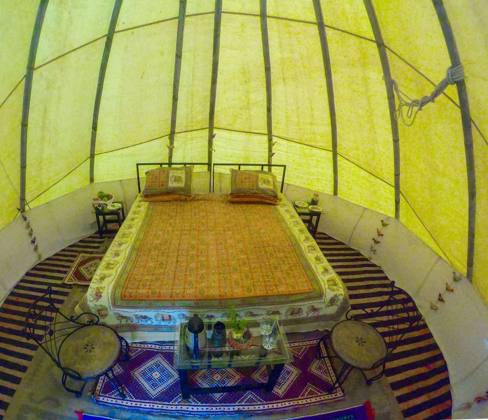 undefined Umaid Safaris & Desert Lodge 9