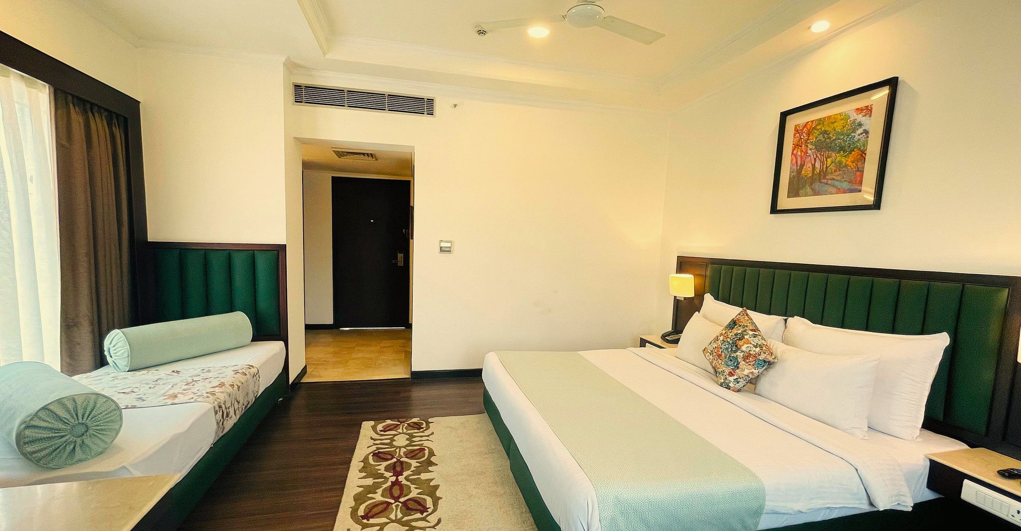 Premium Room With Daybed