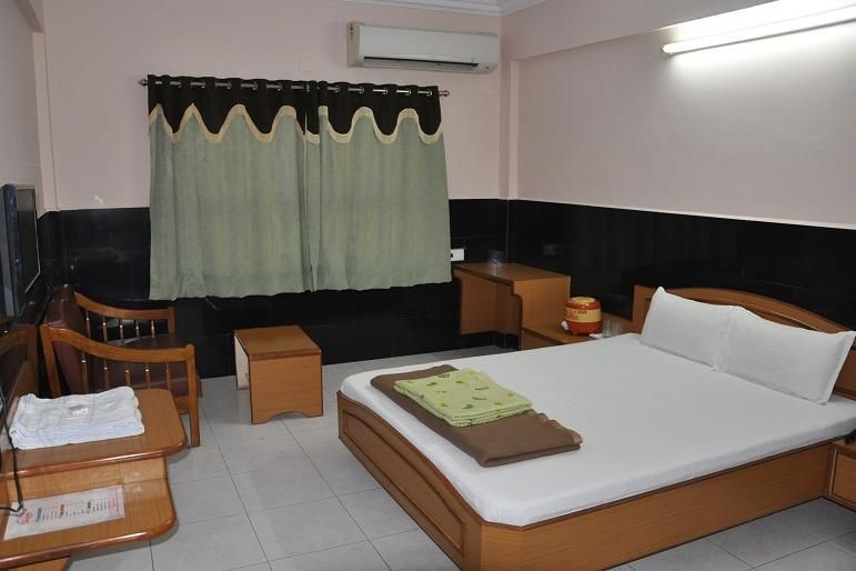 Hotel Shree Darshan Super Deluxe Room