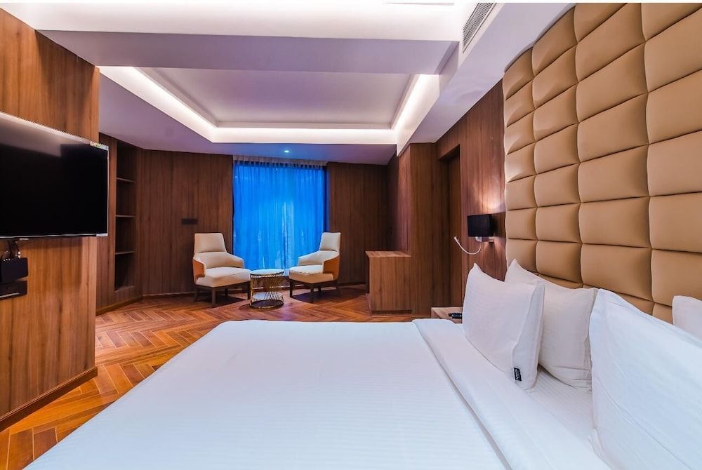 Grand Dhillon Executive Room 2