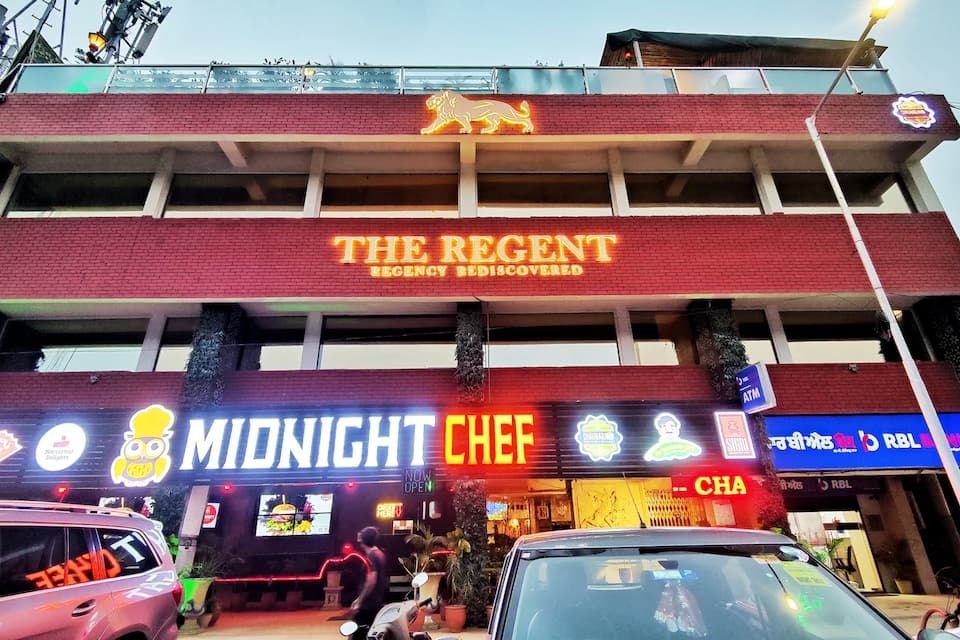 undefined The Regent 8